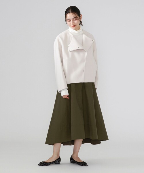 CAST:（キャストコロン）の「ショートライトコート（ノーカラーコート・レディース・ネイビー/オフホワイト/グリーン・M）」の5枚目の写真