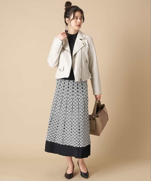 OFUON le MK(オフオンルエムケー)の「フェイクレザーライダースジャケット(ライダースジャケット・レディース・ブラック/ライトグレー・40/38)」の17枚目の写真