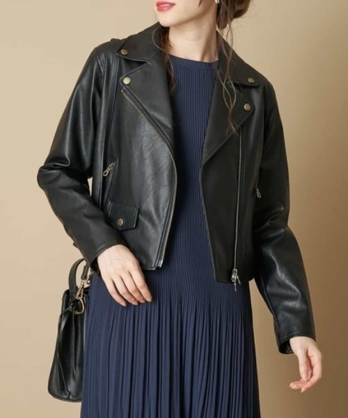 OFUON le MK(オフオンルエムケー)の「フェイクレザーライダースジャケット(ライダースジャケット・レディース・ブラック/ライトグレー・40/38)」の2枚目の写真