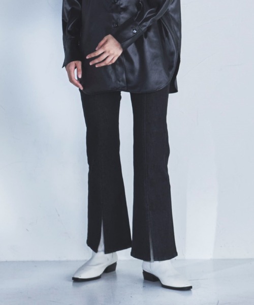 lautreamont BLEUBLANC（ロートレアモンブルーブラン）の「<lautreamont BLEUBLANC>フロントスリットクラシックデニムパンツ（デニムパンツ・レディース・ブラック/ネイビー・7号/9号/11号）」の2枚目の写真