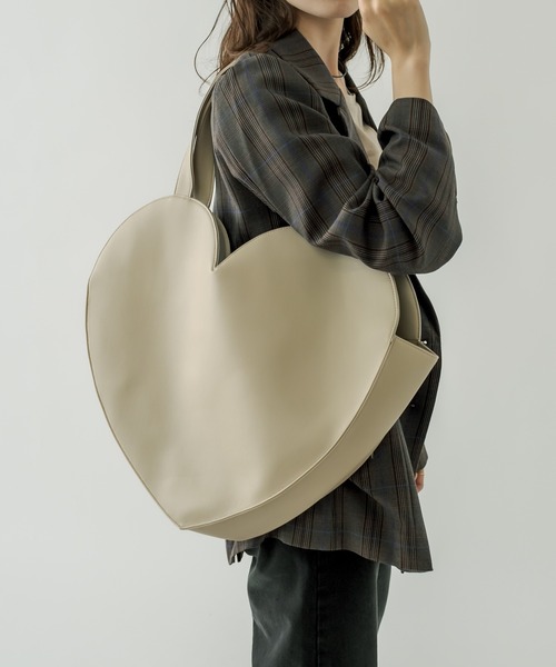 直営店に限定 mystic（ミスティック）の「Lara HEART BAG（トートバッグ バッグ