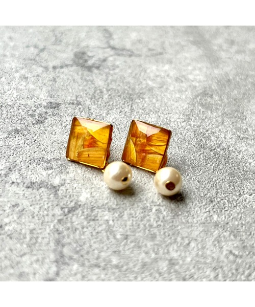 tone(トーン)の「【Willija】金属アレルギー対応《華澄》花びらのピアス(MA)(ピアス(両耳用)・レディース・ピンク/オレンジ/ブルー/グリーン/ホワイト/ネイビー・FREE)」の6枚目の写真