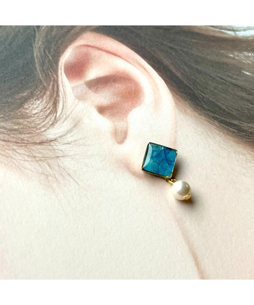 tone(トーン)の「【Willija】金属アレルギー対応《華澄》花びらのピアス(MA)(ピアス(両耳用)・レディース・ピンク/オレンジ/ブルー/グリーン/ホワイト/ネイビー・FREE)」の17枚目の写真