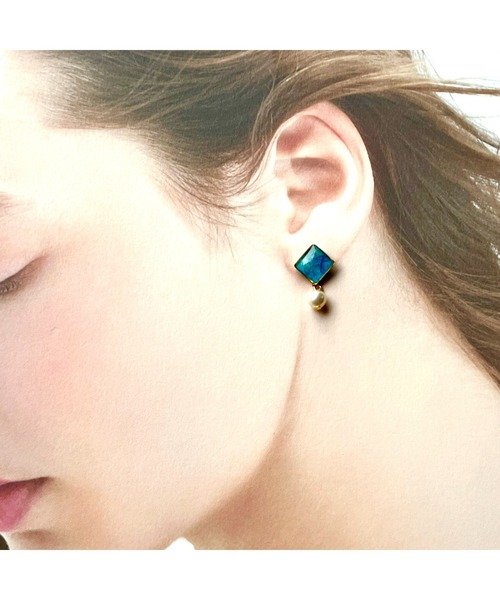 tone(トーン)の「【Willija】金属アレルギー対応《華澄》花びらのピアス(MA)(ピアス(両耳用)・レディース・ピンク/オレンジ/ブルー/グリーン/ホワイト/ネイビー・FREE)」の15枚目の写真