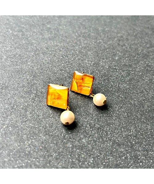 tone(トーン)の「【Willija】金属アレルギー対応《華澄》花びらのピアス(MA)(ピアス(両耳用)・レディース・ピンク/オレンジ/ブルー/グリーン/ホワイト/ネイビー・FREE)」の10枚目の写真