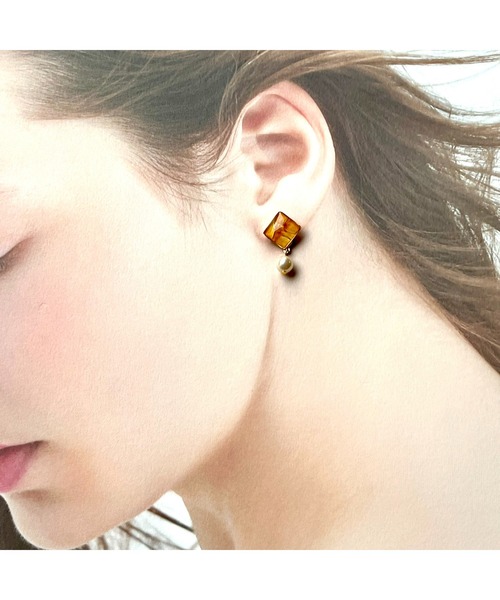 tone(トーン)の「【Willija】金属アレルギー対応《華澄》花びらのピアス(MA)(ピアス(両耳用)・レディース・ピンク/オレンジ/ブルー/グリーン/ホワイト/ネイビー・FREE)」の9枚目の写真