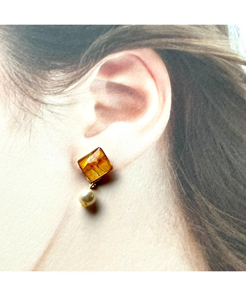 tone(トーン)の「【Willija】金属アレルギー対応《華澄》花びらのピアス(MA)(ピアス(両耳用)・レディース・ピンク/オレンジ/ブルー/グリーン/ホワイト/ネイビー・FREE)」の8枚目の写真