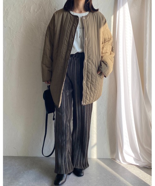 She's Closet（シーズクローゼット）の「ノーカラーパイピング中綿縦キルティングジャケットコート（ノーカラーコート・レディース・ベージュ/アイボリー/モカ・FREE）」の16枚目の写真