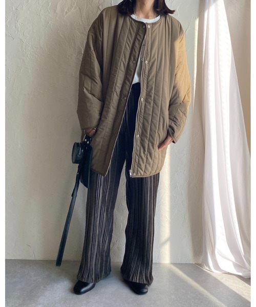 She's Closet（シーズクローゼット）の「ノーカラーパイピング中綿縦キルティングジャケットコート（ノーカラーコート・レディース・ベージュ/アイボリー/モカ・FREE）」の15枚目の写真