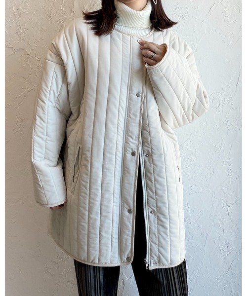 She's Closet（シーズクローゼット）の「ノーカラーパイピング中綿縦キルティングジャケットコート（ノーカラーコート・レディース・ベージュ/アイボリー/モカ・FREE）」の7枚目の写真