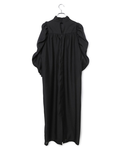 ADAM ET ROPE'(アダムエロペ)の「フォルムスリーブIラインドレス(ワンピース・レディース・ブラック/ブルー・FREE)」の17枚目の写真