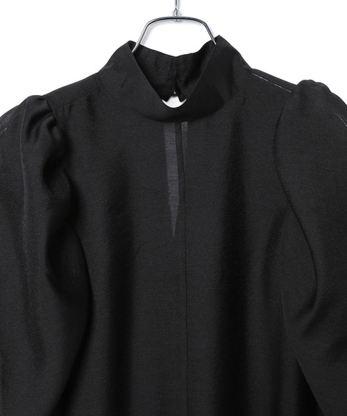 ADAM ET ROPE'(アダムエロペ)の「フォルムスリーブIラインドレス(ワンピース・レディース・ブラック/ブルー・FREE)」の13枚目の写真