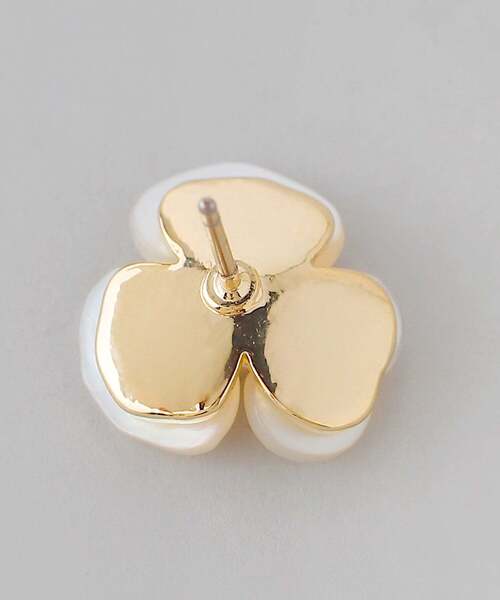 ANEMONE（アネモネ）の「ビジュー×シェルフラワーピアス（ピアス（両耳用）・レディース・アイボリー・FREE）」の11枚目の写真