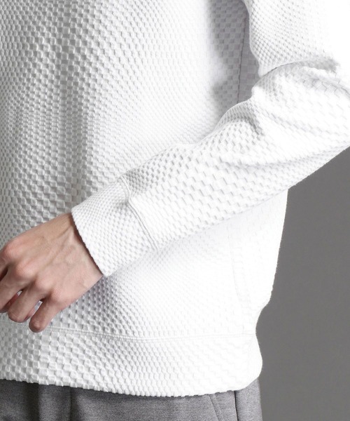 MONSIEUR NICOLE（ムッシュニコル）の「ジオメトリック柄　ブリスタージャカード　クルーネックカットソー（Tシャツ/カットソー・メンズ・ホワイト/ピンク・MEDIUM/LARGE/X-LARGE）」の6枚目の写真