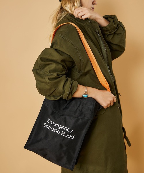 MILITARY（ミリタリー）の「EMERGENCY ESCAPE HOOD BAG/ エマージェンシー エスケープ フード バッグ（ショルダーバッグ・メンズ・ブラック・ONE SIZE）」の8枚目の写真