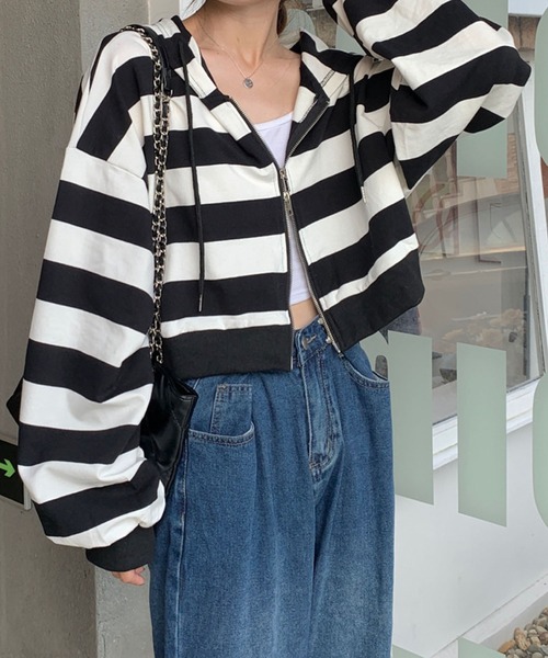 meJane(ミージェーン)の「BIGボーダークロップドZIPアップパーカー【ZOZOTOWN限定】(パーカー・レディース・ブラック/グレー・FREE)」の5枚目の写真