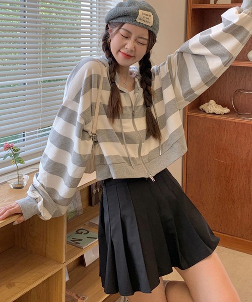 meJane(ミージェーン)の「BIGボーダークロップドZIPアップパーカー【ZOZOTOWN限定】(パーカー・レディース・ブラック/グレー・FREE)」の14枚目の写真