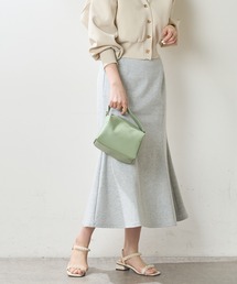 春の装いを軽やかに仕上げてくれる カットソーマーメイドスカート