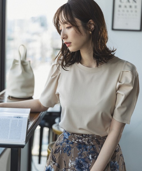Andemiu(アンデミュウ)の「パワショルカットソー276684(Tシャツ/カットソー・レディース・ブラック/イエロー/ブルー/アイボリー/パープル・FREE)」の2枚目の写真