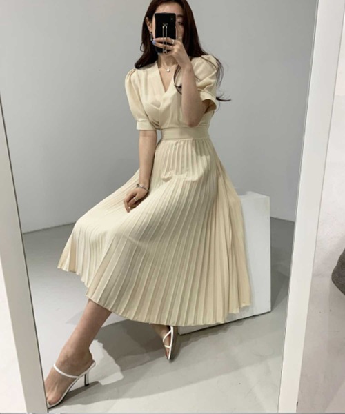 LUGG NAGG(ラグナグ)の「カシュクールプリーツワンピース(ワンピース・レディース・レモンイエロー/ミント/ブルーグレー/コーラル・M/L)」の3枚目の写真