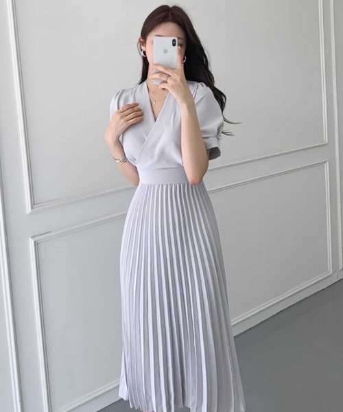 LUGG NAGG(ラグナグ)の「カシュクールプリーツワンピース(ワンピース・レディース・レモンイエロー/ミント/ブルーグレー/コーラル・M/L)」の2枚目の写真