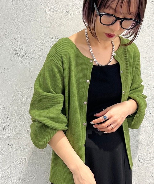apres jour mignon（アプレジュールミニョン）の「袖ボリュームリブニットカーディガン【ZOZOTOWN限定アイテム】（ニット/セーター・レディース・グリーン/ブラック/アイボリー/イエロー/ピンク・X-LARGE/フリー）」の3枚目の写真