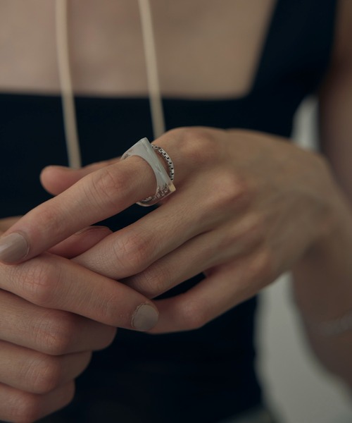 and cloud(アンドクラウド)の「Haze Marble Set Chain Ring(リング・レディース・グレー/ネイビー・17号/15号/11号/13号)」の14枚目の写真
