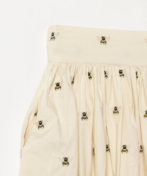 Ray BEAMS(レイビームス)の「sister jane / Humble Bee Embroidery Skirt(スカート・レディース・ベージュ・SMALL)」の3枚目の写真