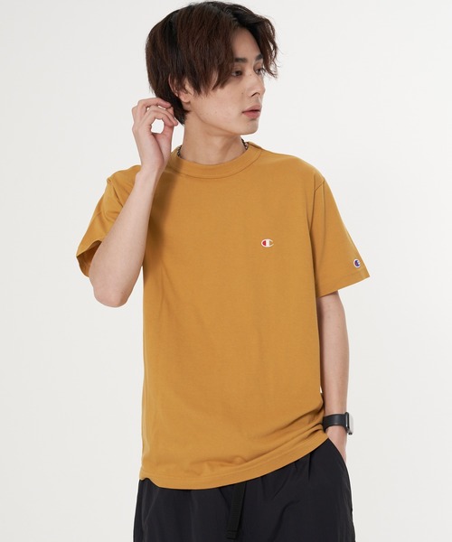 Champion(チャンピオン)の「【CHAMPION/チャンピオン】ブランドベストセラーアイテム 定番の無地 ワンポイントブランドロゴ入り スタンダードシルエット ユニセックスサイジング ベーシック半袖Tシャツ カットソー(Tシャツ/カットソー・メンズ・イエロー/ブラック/ホワイト/パープル/オレンジ/ベージュ/ダークグリーン/ネイビー/ライトグリーン/ライトベージュ・LARGE/MEDIUM/SMALL/X-LARGE/XX-LARGE)」の16枚目の写真