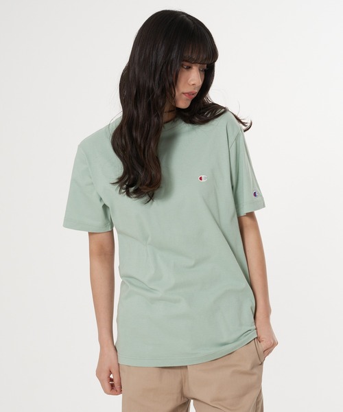 Champion(チャンピオン)の「【CHAMPION/チャンピオン】ブランドベストセラーアイテム 定番の無地 ワンポイントブランドロゴ入り スタンダードシルエット ユニセックスサイジング ベーシック半袖Tシャツ カットソー(Tシャツ/カットソー・メンズ・イエロー/ブラック/ホワイト/パープル/オレンジ/ベージュ/ダークグリーン/ネイビー/ライトグリーン/ライトベージュ・LARGE/MEDIUM/SMALL/X-LARGE/XX-LARGE)」の17枚目の写真