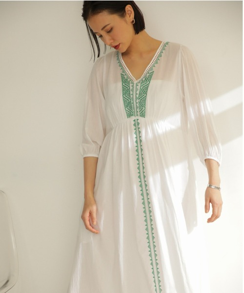 美品⭐️ne Quittez pas スキッパーピンタックワンピース ベージュ ヌキテパ NE QUITTEZ PAS! 23AW C.LUREX STRIPE TIERED DRESS