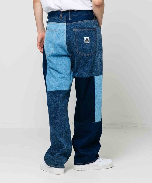 XLARGE パッチ付きデニムパンツ 32インチ XLARGE パッチ付きデニムパンツ 32インチ XLARGE - PATCHED