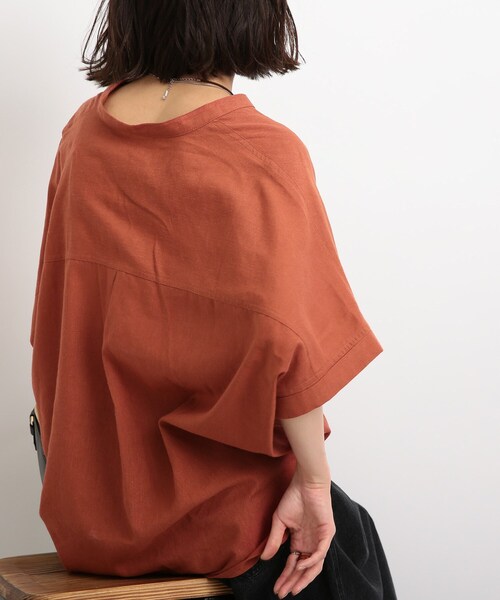 SHOO・LA・RUE（シューラルー）の「◆【洗える】フレンチリネンドルマンスキッパーシャツ（シャツ/ブラウス・レディース・ブラック/ブラウン/オレンジ/ライトパープル/ホワイト系/ブラック系2/ダークグリーン/ピンク系/パープル系4・00）」の12枚目の写真