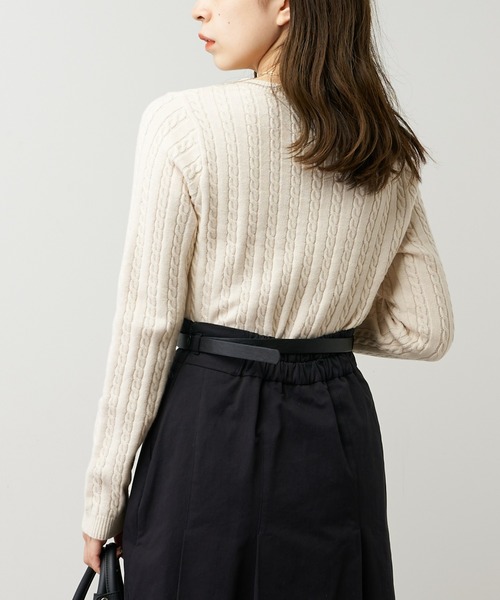 Chico(チコ)の「【2022AW】ショート丈ケーブル長袖チビニット(ニット/セーター・レディース・ブラック/ベージュ/アイボリー/グリーン・FREE)」の5枚目の写真