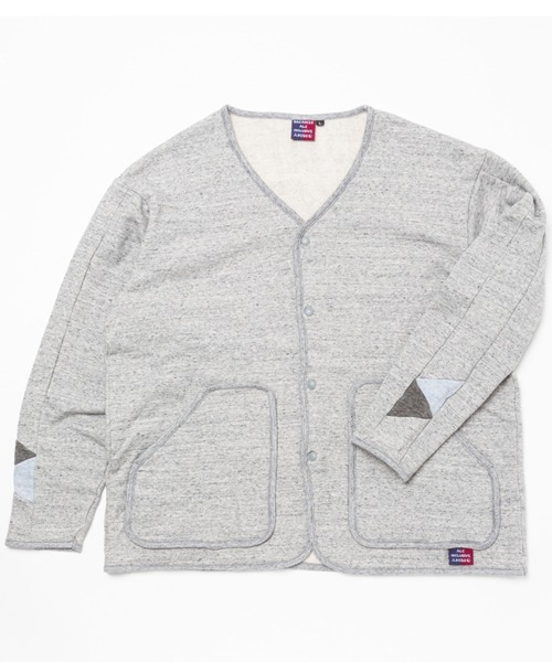 AlexanderLeeChang（アレキサンダーリーチャン）の「BACANCES ALL INCLUSIVE×AlexanderLeeChang/バカンス・オールインクルーシブ×アレキサンダーリーチャン BLC SWET SANKAKU CARDIGAN（カーディガン/ボレロ・メンズ・ブラック/グレー/マスタード・M/L/XL）」の10枚目の写真