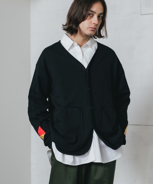 AlexanderLeeChang（アレキサンダーリーチャン）の「BACANCES ALL INCLUSIVE×AlexanderLeeChang/バカンス・オールインクルーシブ×アレキサンダーリーチャン BLC SWET SANKAKU CARDIGAN（カーディガン/ボレロ・メンズ・ブラック/グレー/マスタード・M/L/XL）」の22枚目の写真