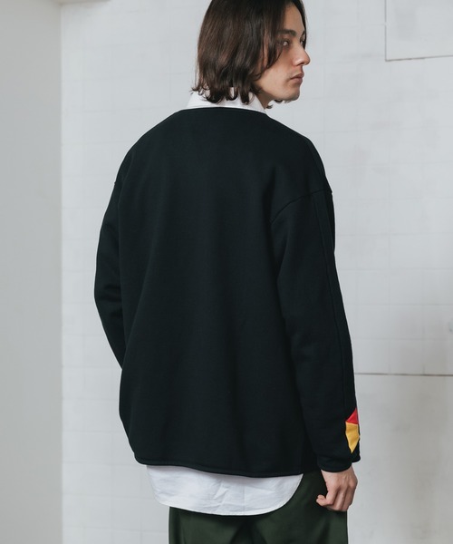 AlexanderLeeChang（アレキサンダーリーチャン）の「BACANCES ALL INCLUSIVE×AlexanderLeeChang/バカンス・オールインクルーシブ×アレキサンダーリーチャン BLC SWET SANKAKU CARDIGAN（カーディガン/ボレロ・メンズ・ブラック/グレー/マスタード・M/L/XL）」の18枚目の写真