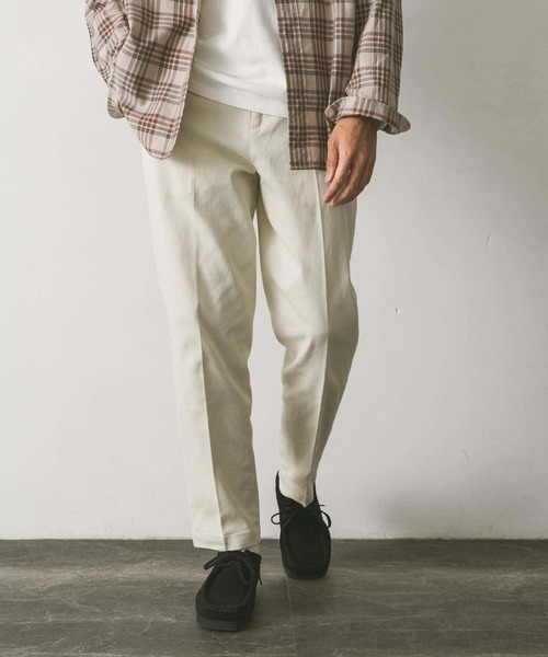URBAN RESEARCH DOORS(アーバンリサーチドアーズ)の「テーパードチノトラウザー(チノパンツ・メンズ・ホワイト系その他/ネイビー/ベージュ/カーキ・LARGE/SMALL/MEDIUM)」の2枚目の写真