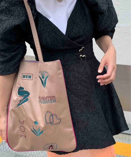 Casselini（キャセリーニ）の「Casselini(キャセリーニ)刺繍トート（トートバッグ・レディース・ブラック/ベージュ/ピンク・FREE）」の20枚目の写真