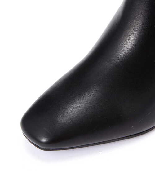 NATURAL BEAUTY BASIC（ナチュラルビューティーベーシック）の「スクエアプレーンブーツ（ブーツ・レディース・ブラック/ダークブラウン・24.5cm/23.0cm/24.0cm/23.5cm）」の6枚目の写真