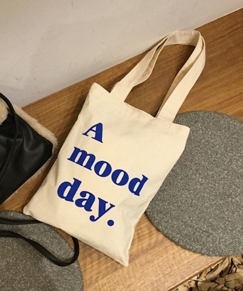 Vipoa(ヴィポア)の「A mood day LOGO BAG(トートバッグ・レディース・ホワイト・FREE)」の3枚目の写真