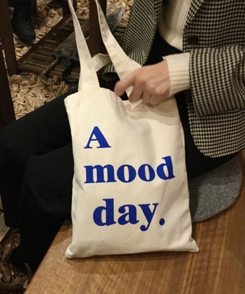 Vipoa(ヴィポア)の「A mood day LOGO BAG(トートバッグ・レディース・ホワイト・FREE)」の2枚目の写真