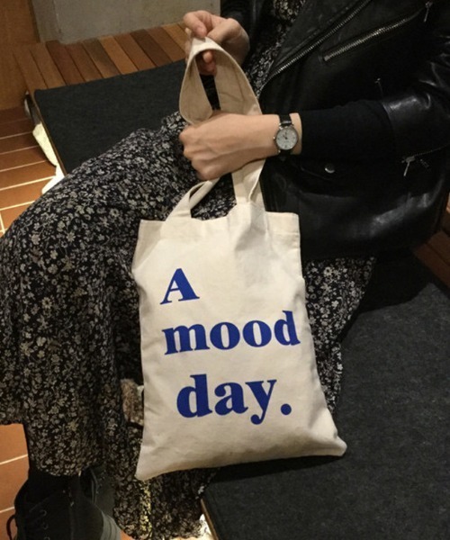 Vipoa(ヴィポア)の「A mood day LOGO BAG(トートバッグ・レディース・ホワイト・FREE)」の5枚目の写真