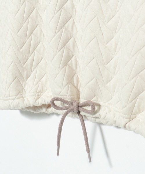 LBC（エルビーシー）の「【セットアップ可能】キルトドロストプルオーバー（スウェット・レディース・オフホワイト/オリーブ・M/L）」の9枚目の写真