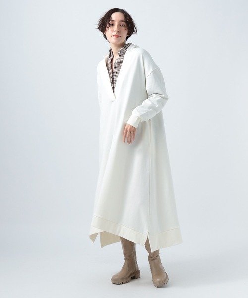 BAYFLOW（ベイフロー）の「裏毛パーカーロングワンピース（ワンピース・レディース・オフホワイト/チャコールグレー/カーキ・SMALL/MEDIUM）」の4枚目の写真