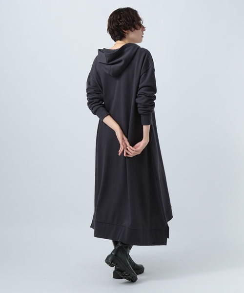 BAYFLOW（ベイフロー）の「裏毛パーカーロングワンピース（ワンピース・レディース・オフホワイト/チャコールグレー/カーキ・SMALL/MEDIUM）」の8枚目の写真