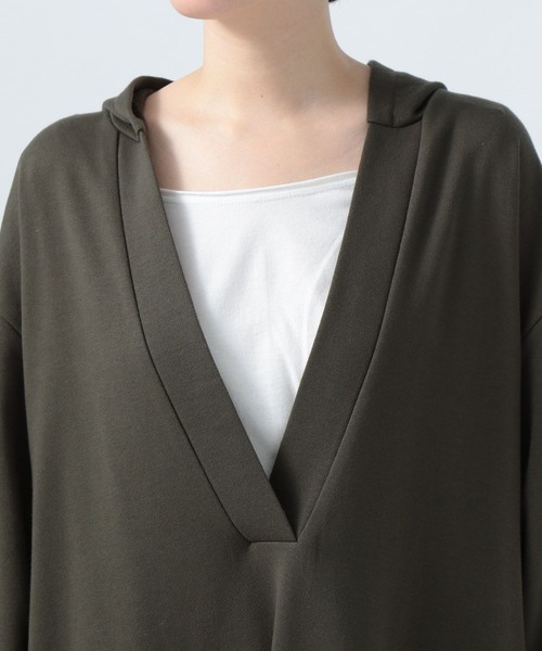 BAYFLOW（ベイフロー）の「裏毛パーカーロングワンピース（ワンピース・レディース・オフホワイト/チャコールグレー/カーキ・SMALL/MEDIUM）」の15枚目の写真