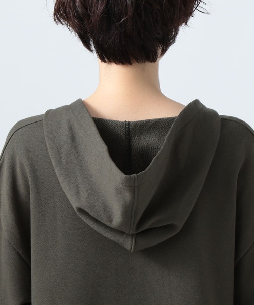 BAYFLOW（ベイフロー）の「裏毛パーカーロングワンピース（ワンピース・レディース・オフホワイト/チャコールグレー/カーキ・SMALL/MEDIUM）」の16枚目の写真