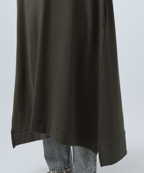 BAYFLOW（ベイフロー）の「裏毛パーカーロングワンピース（ワンピース・レディース・オフホワイト/チャコールグレー/カーキ・SMALL/MEDIUM）」の19枚目の写真