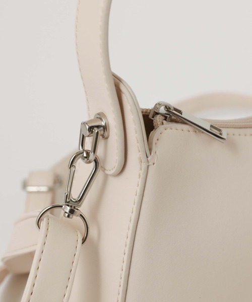 archives（アルシーヴ）の「金具付き２ＷＡＹバッグ（ハンドバッグ・レディース・ブラック/アイボリー/グリーン・FREE）」の6枚目の写真